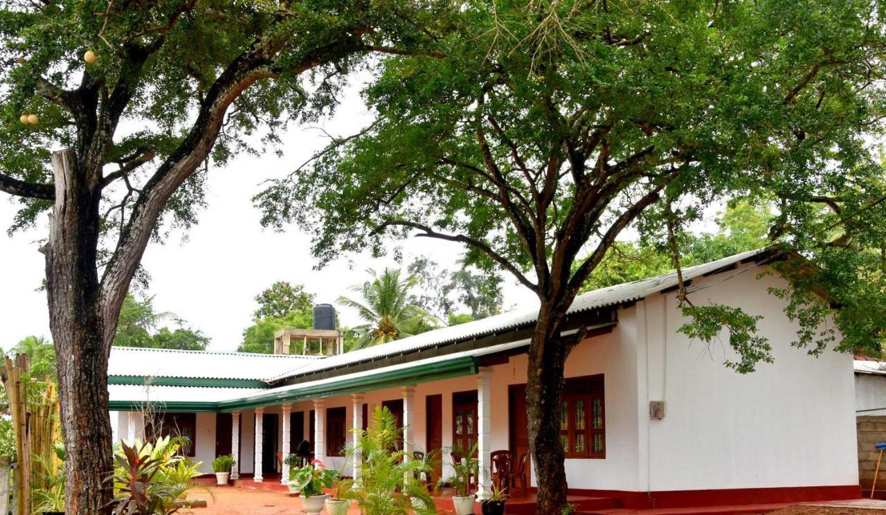 Dula Lake Resort Anuradhapura Luaran gambar